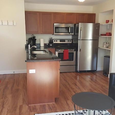 Modern And Pristine Condo -By The Gt Commons 特拉弗斯城 外观 照片