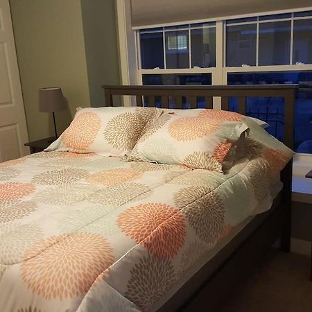 Modern And Pristine Condo -By The Gt Commons 特拉弗斯城 外观 照片