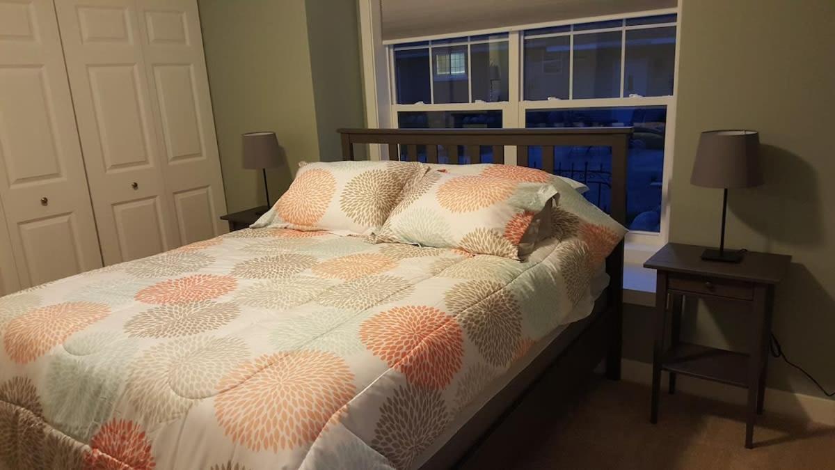Modern And Pristine Condo -By The Gt Commons 特拉弗斯城 外观 照片